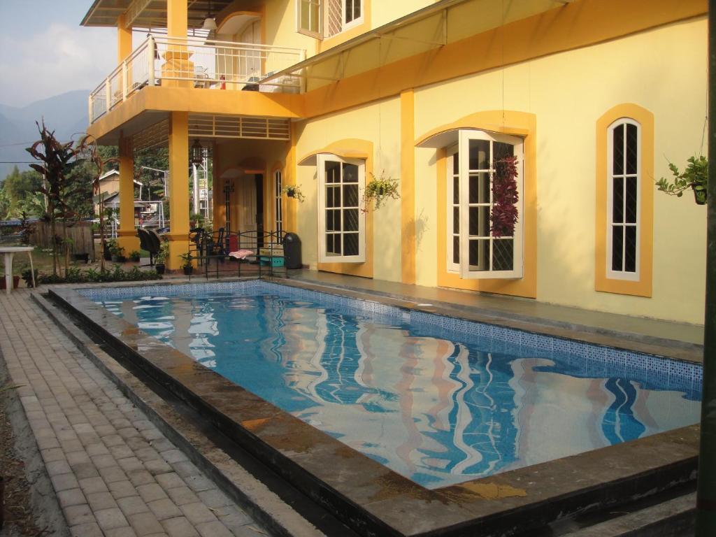 Arimbi Cibulan Suites Tjisarua Exterior foto